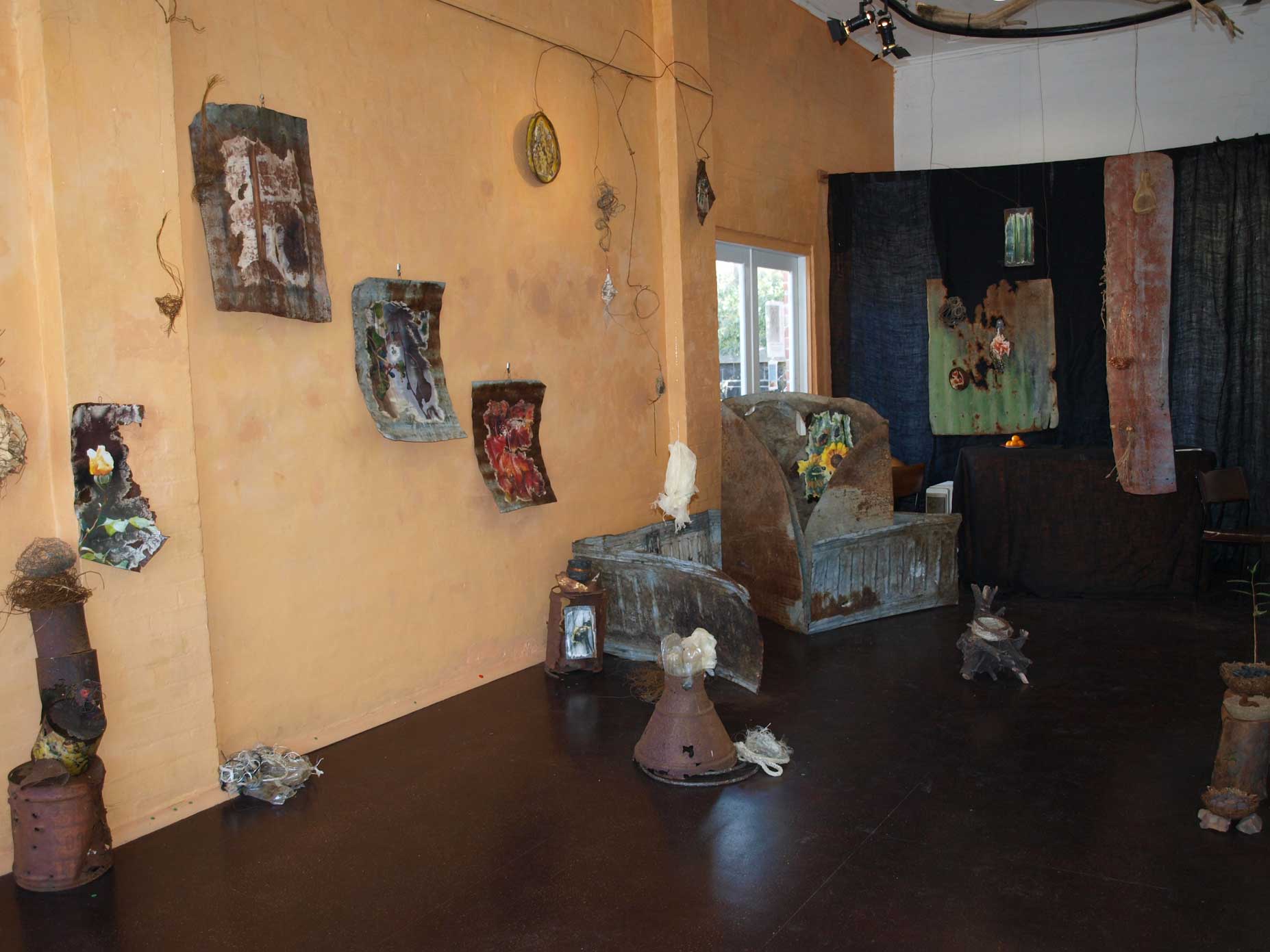 WIDE-SHOT-TO-THE-BACK